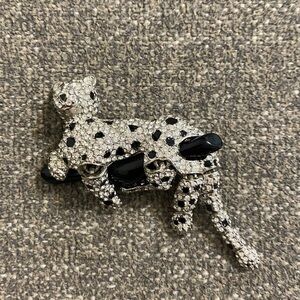 Vintage Sparkling Stone Leopard Brooch